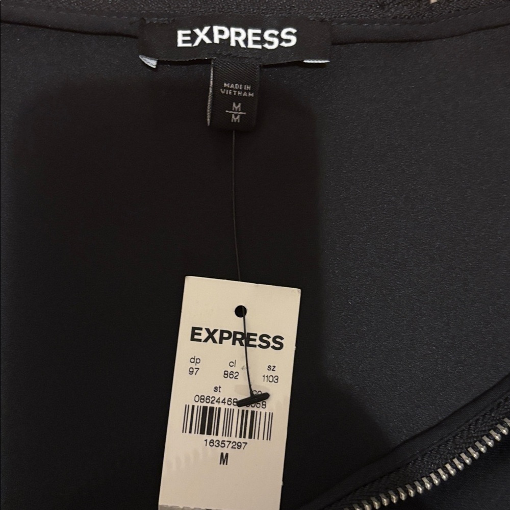NWT-Express Black Zip-Accent Short Sleeve Top - Picture 2 of 5